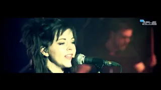 Lindsey Stirling - We Found Love (live performance) 2013