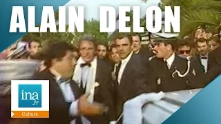 Alain Delon, arrivée mouvementée à Cannes | Archive INA