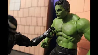 HULK V VENOM