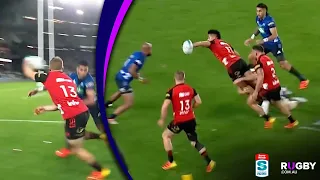 Leicester Fainga'anuku brilliant offload in the Super Rugby Pacific Final