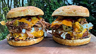 PULLED PORK BURGER - Die totale Burger-Eskalation