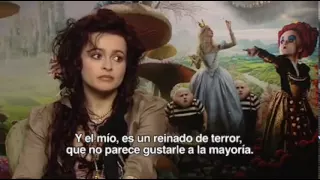 Alicia en el País de las Maravillas de Tim Burton | El lado más femenino de Alicia | Disney Oficial