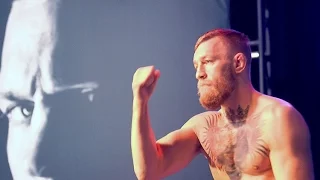 Conor McGregor leaves UFC 202 open workout in dramatic fashion