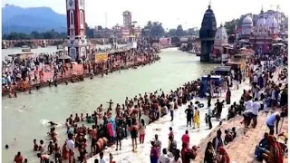 देखो हरिद्वार में साफ़ हो गई गंगा। Watch Ganga's Haridwar Ghats are cleaned.