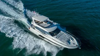 Prestige 590 Flybridge