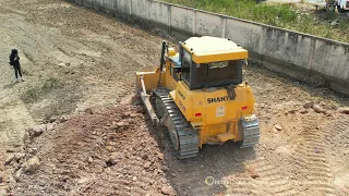 HEAVY SHANTUI DH17-B2 XL Bulldozer Pushing Soil New Clearing Lands