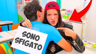 SOFÌ DIVENTA UNA BULLA E PICCHIA LUÌ A SCUOLA!!💔