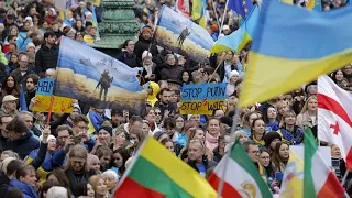 Großer Protesttag in München: Siko-Gegner und Ukraine-Unterstützer kreuzen sich