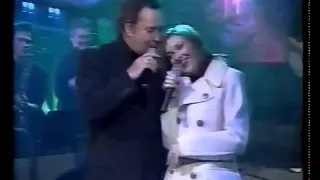 Tom Jones & Cerys Matthews - Baby It's Cold Outside (Live)