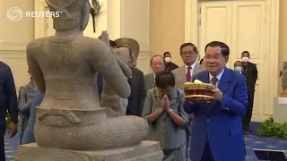 Cambodia welcomes return of stolen ancient artifacts