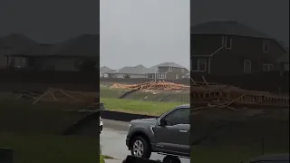 Building collapses due to strong winds in Willis, Texas