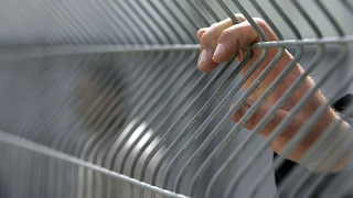 Palestinian prisoners go on hunger strike