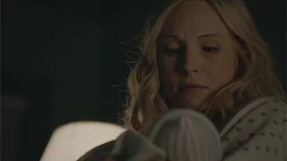 The Vampire Diaries 7x13 Caroline holds Josie and Lizzie for first time (Alaric's daughters)