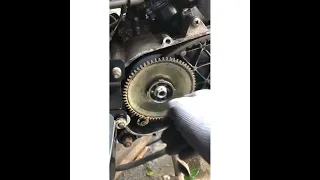 How to remove a variator on a moped
