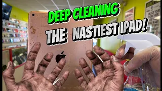 DEEP CLEANING THE NASTIEST #ipad and case I’ve ever seen 🤢🤮 #asmr #gross #nasty #hair #roblox