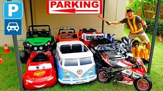 Yejun and Dad Build Car Toy Parking Lot in House