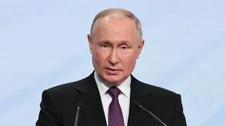 Путин заявил, что правительство продолжит поддерживать многодетные семьи