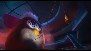 The Mitchells battling the world's largest Furby  (The Mitchells vs  the Machines 2021)