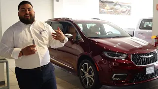 2022 Chrysler Pacifica Pinnacle Full Walk Around and Review | Interior Features | Luxury Minivan