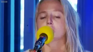 Lissie - "Cuckoo" [Live in Radio 2's Great British Songbook Library]