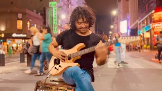 ARPEGGIOS AT THE SPEED OF LIGHT - Guitar street performance by Damian Salazar