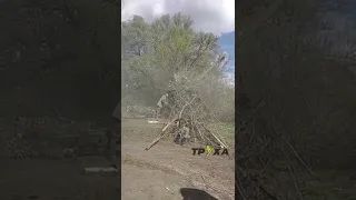 Ukrainian 2A65 Msta-B howitzer firing