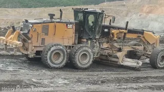 Bulldozer Loading Excavator! Komatsu D375A-8 Dozer Loading Liebherr 9350 Excavator And Cutting Slope