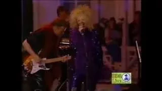 The B-52's - Dance This Mess Around (VH1 Backyard BBQ 1998)