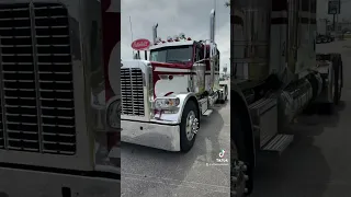 2024 Peterbilt 389X