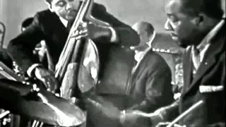 kenny clarke  fast swing chase & drum solo on 32 bars