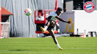 Davies hits top bins, Mané in handstand | Best of FC Bayern Training in August