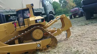 GIANT CAT D11 MODELL #letsdothework Ripping Soil GIANT RC CATERPILLAR DOZER