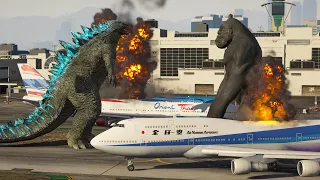 KING KONG vs Godzilla fight at airport