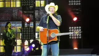 Blake Shelton "Some Beach" Live @ Madison Square Garden