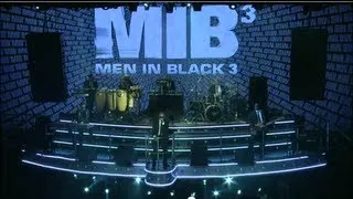Back in time (live) - Pitbull - bande originale de Men In Black 3