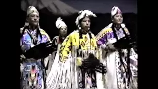 WHITE SWAN WOMENS TRADITIONAL POW WOW 1990S