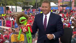 'You are not Patrick Mahomes' 😂🐸 | College GameDay