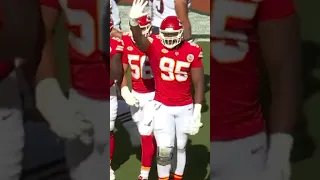 Chris Jones’ HUGE 3rd down sack against The Bears! 😤