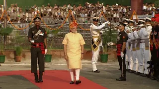 PM Modi inspects the Guard of Honour at Red Fort on 71st Independence Day