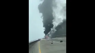 🇺🇲In the state of Louisiana, a helicopter crashed on the highway, the pilot was killed