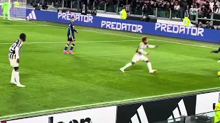 Juventus - Verona: fair play Locatelli mette fuori anziché andare in porta.