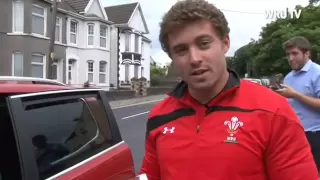 Ticket drop with Leigh Halfpenny | WRU TV