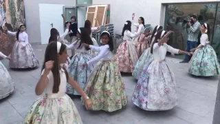 Ensayo de la Dansà de la Fallera Mayor Infantil de Valencia 2017 y su Corte de Honor
