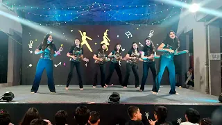 Group Dance on Retro Hits. yaar bina chain kaha re, koi yaha aaj naache nache, zubi zubi, tamma loge