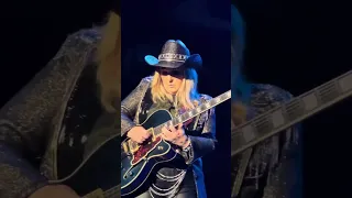 MELISSA  ETHERIDGE-BEST LEAD GUITAR SOLO. Live Concert 12th May2024. Adelaide,SA🇦🇺