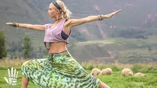 Intermediate Power Yoga ♥ Tone, Strengthen, & Challenge Yourself | Urubamba