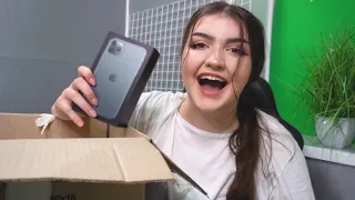 Funniest IPhone Unboxing Fails and Hilarious Moments 8