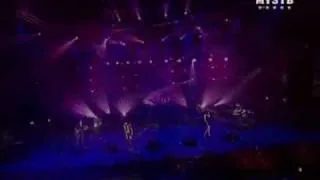 t.A.T.u. - Live Dangerous and Moving Tour St. Petersburg 2006 (6|10)