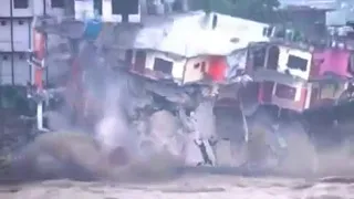 Uttarakhand Flood 2013 ground-shaking, frightening and sad imagery of flooding