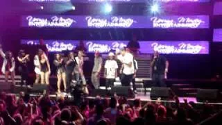 Chris Brown dancing to Billie Jean at Lil Waynes concert  (High Quality)